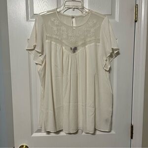 Torrid crinkle guaze lace detail blouse